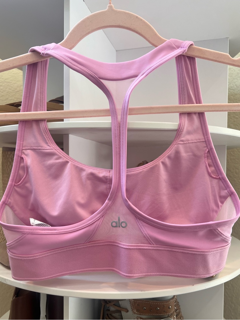 ALO Yoga Airlift Rebel Bra Candy Heart Pink Excellent Condition! Size Small - Picture 6 of 10